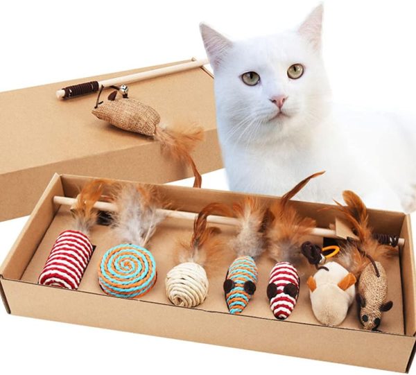 7 Pieces Cat Pet toys, Cat Toys Gift Box, Cat Feather Toys Set, Cat Interactive Wand Toy Set, Cat Toys, 7 Different Toys, Used to Tease and Interact with Cats